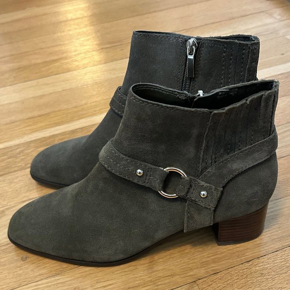 Green Suede Ankle Boots Size 8 by Essex Lane - Picture 4 of 6